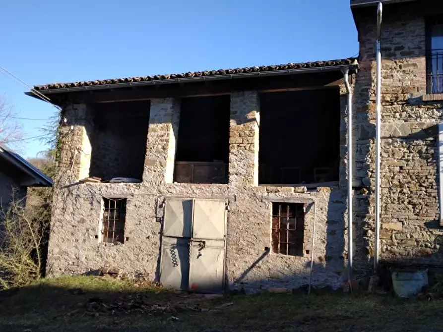 casa indipendente in vendita a Tizzano Val Parma in zona Capoponte