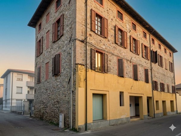 appartamento in vendita a Tizzano Val Parma