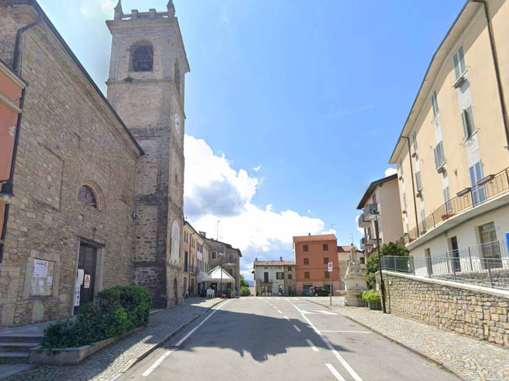casa indipendente in vendita a Tizzano Val Parma in zona Costa