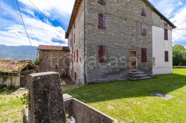 casa indipendente in vendita a Tizzano Val Parma in zona Boschetto