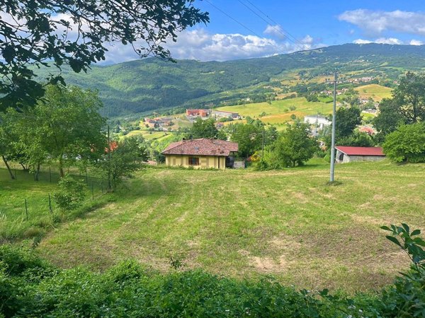 appartamento in vendita a Tizzano Val Parma in zona Moragnano