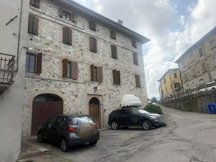 appartamento in vendita a Tizzano Val Parma in zona Capoponte