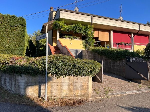 casa indipendente in vendita a Tizzano Val Parma in zona Reno