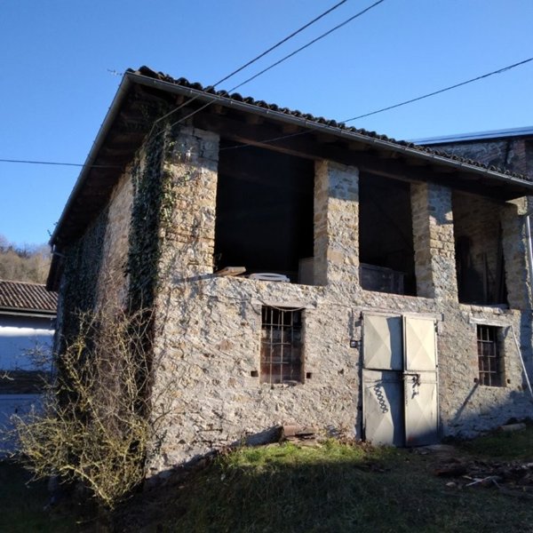 casa indipendente in vendita a Tizzano Val Parma in zona Capoponte