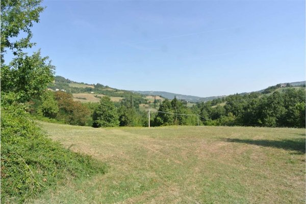 appartamento in vendita a Tizzano Val Parma