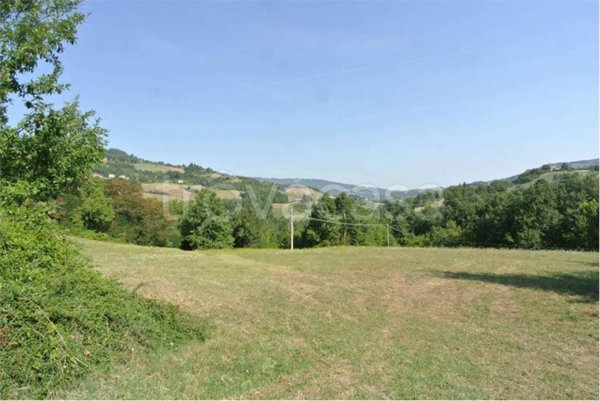 appartamento in vendita a Tizzano Val Parma in zona Pietta