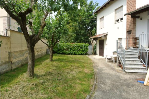 casa indipendente in vendita a Tizzano Val Parma in zona Costa