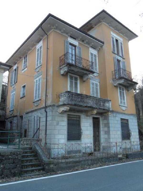 casa indipendente in vendita a Tornolo