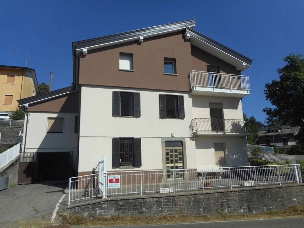 appartamento in vendita a Tornolo in zona Tarsogno