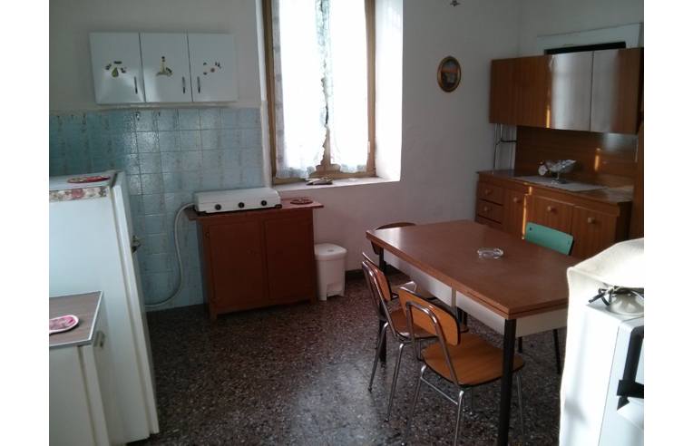 appartamento in vendita a Tornolo in zona Tarsogno