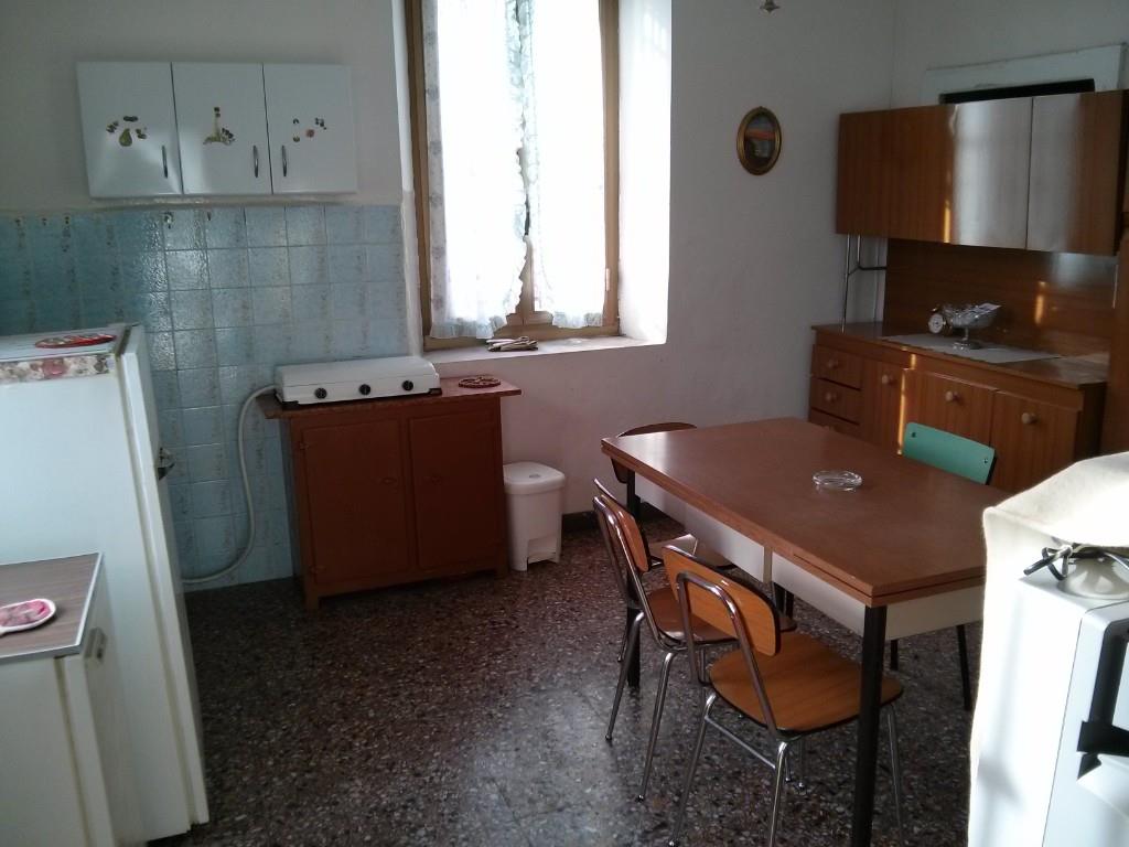 appartamento in vendita a Tornolo in zona Tarsogno