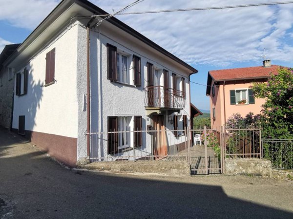 casa indipendente in vendita a Tornolo in zona Tarsogno