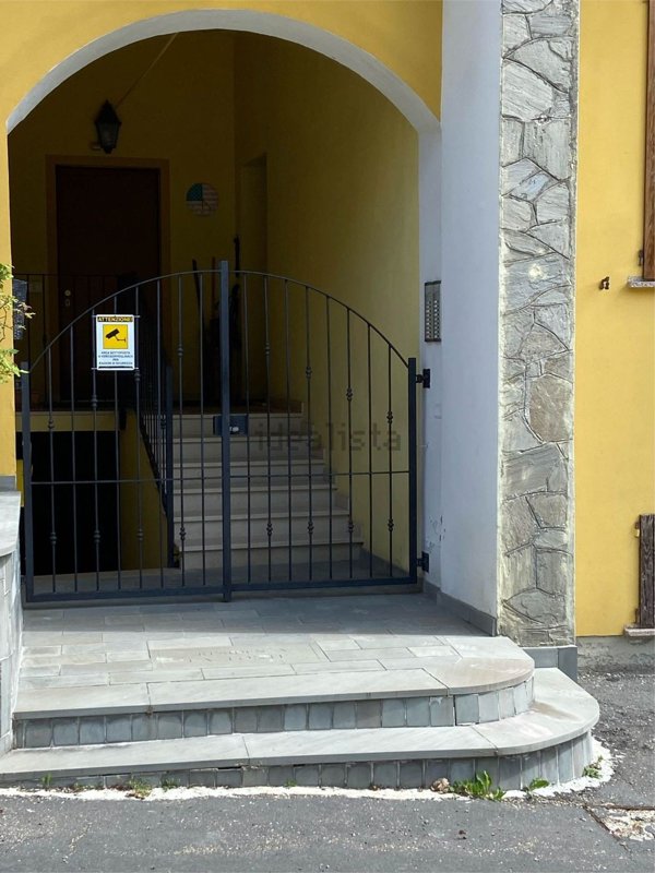 appartamento in vendita a Tornolo in zona Tarsogno