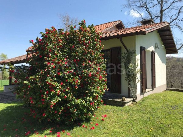 casa indipendente in vendita a Tornolo in zona Tarsogno