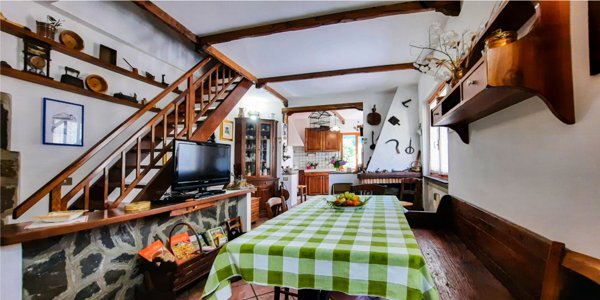 casa indipendente in vendita a Tornolo