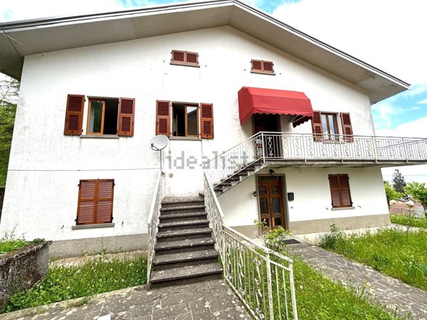casa indipendente in vendita a Tornolo in zona Tarsogno