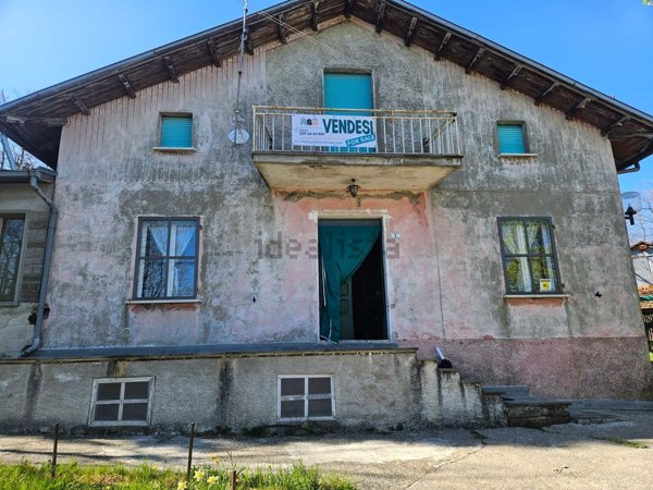 esavano in vendita a Tornolo in zona Tarsogno