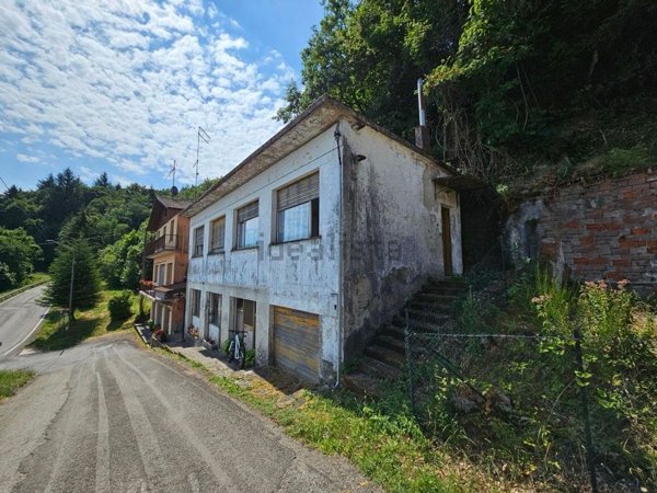 appartamento in vendita a Tornolo in zona Tarsogno