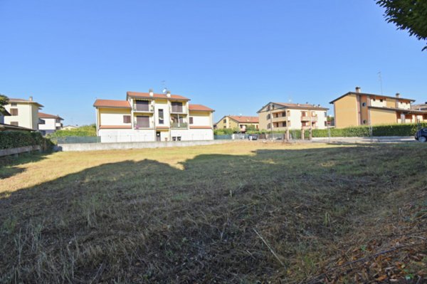 casa indipendente in vendita a Torrile