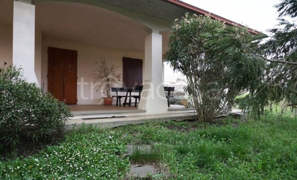 casa indipendente in vendita a Torrile in zona Rivarolo