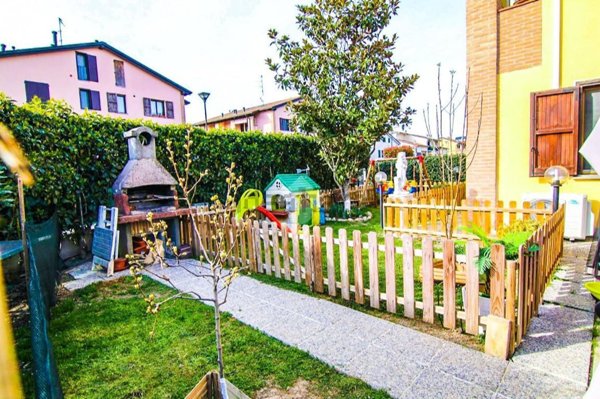 appartamento in vendita a Torrile in zona Rivarolo