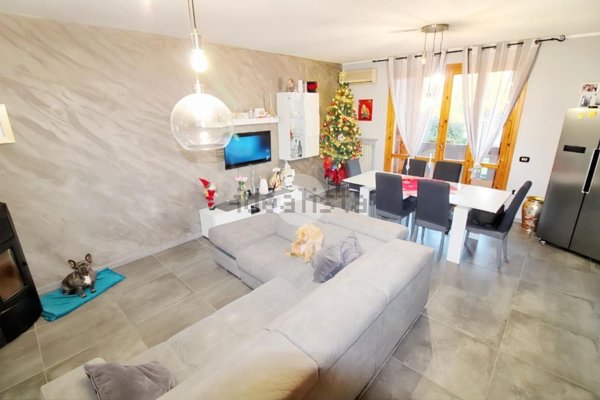 casa indipendente in vendita a Torrile in zona Rivarolo