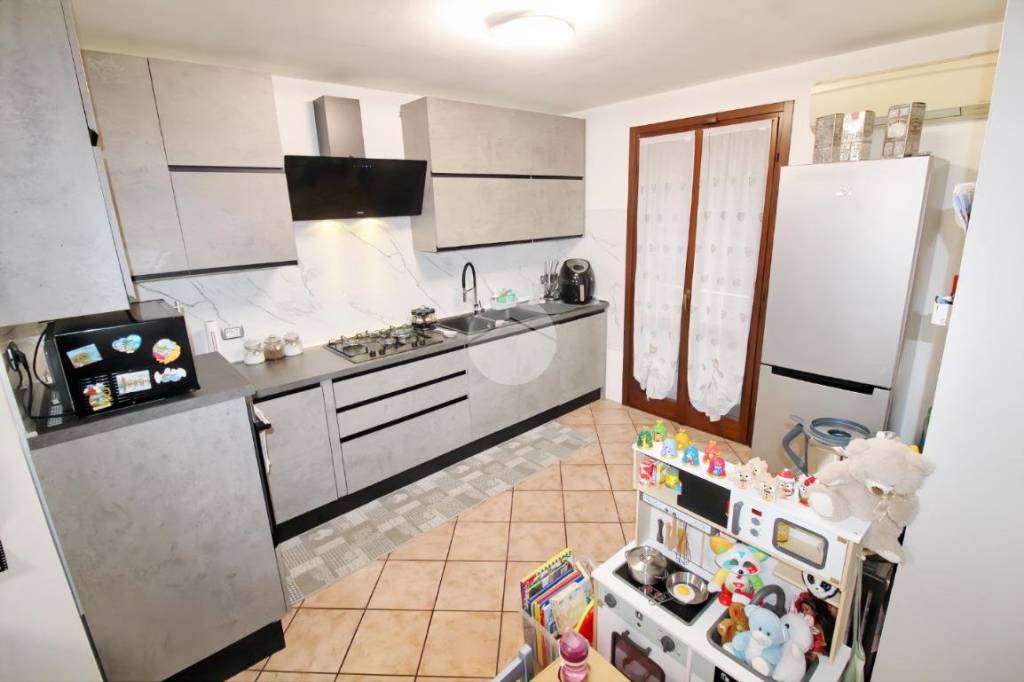 appartamento in vendita a Torrile in zona San Polo