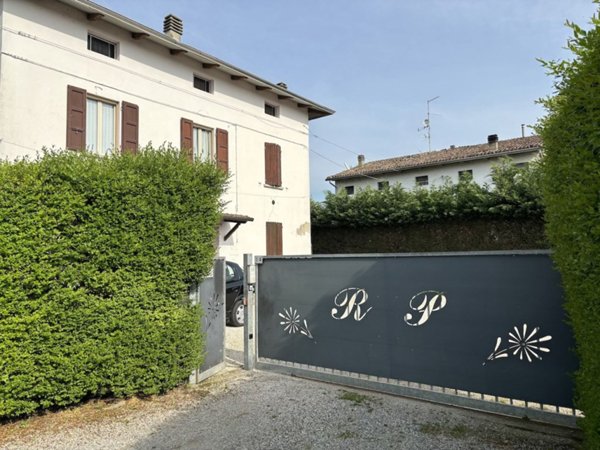 appartamento in vendita a Torrile in zona Rivarolo