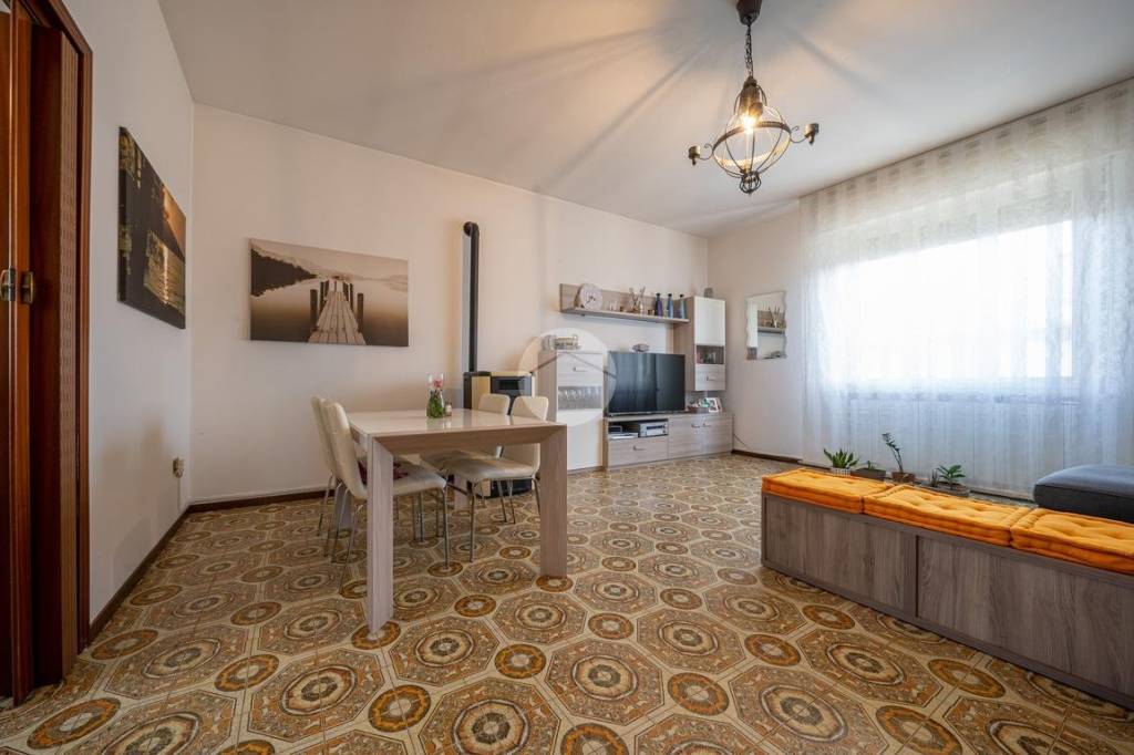 casa indipendente in vendita a Torrile in zona Bezze