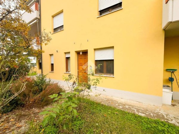 appartamento in vendita a Torrile in zona Rivarolo