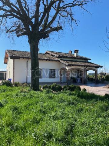 casa indipendente in vendita a Torrile