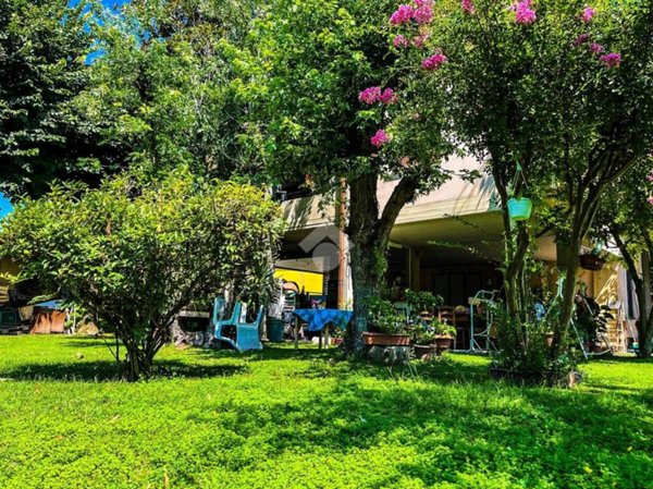 casa indipendente in vendita a Torrile