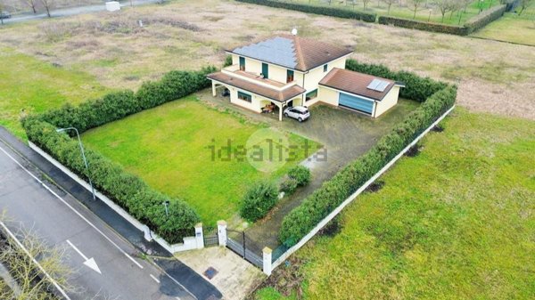 casa indipendente in vendita a Torrile