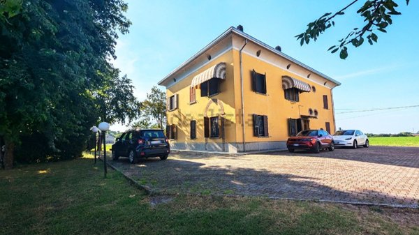 casa indipendente in vendita a Torrile