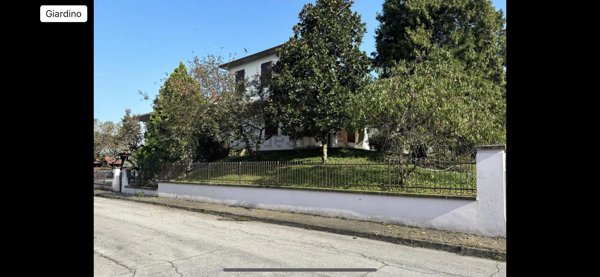 casa indipendente in vendita a Torrile in zona Rivarolo