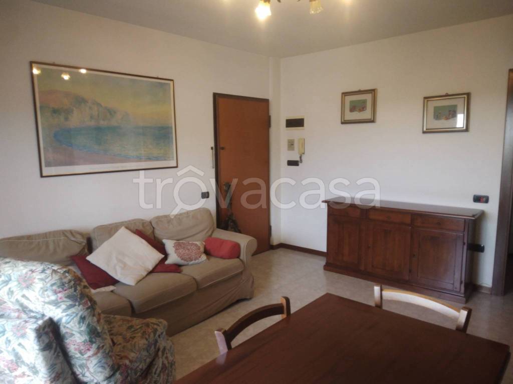 appartamento in vendita a Torrile in zona Rivarolo