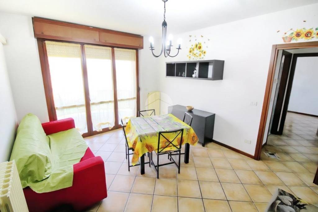 appartamento in vendita a Torrile in zona Rivarolo