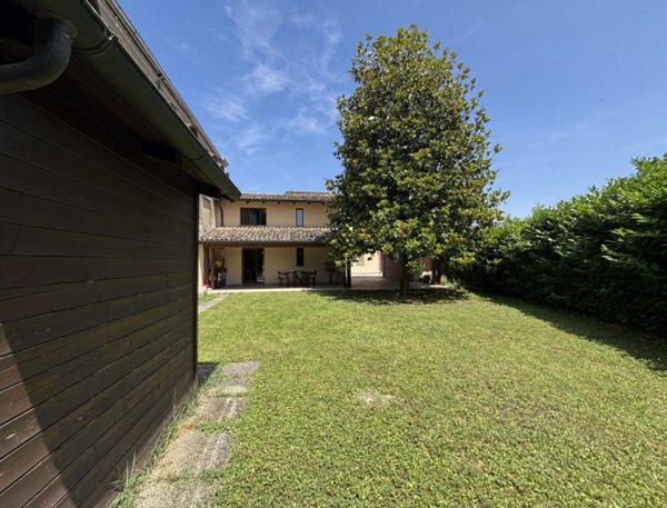 casa indipendente in vendita a Torrile in zona Rivarolo