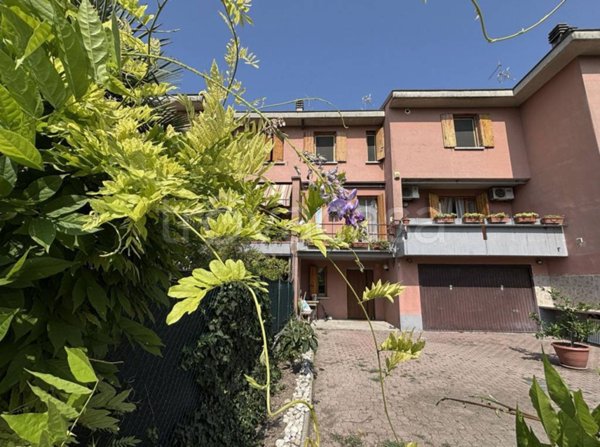 casa indipendente in vendita a Torrile in zona Rivarolo