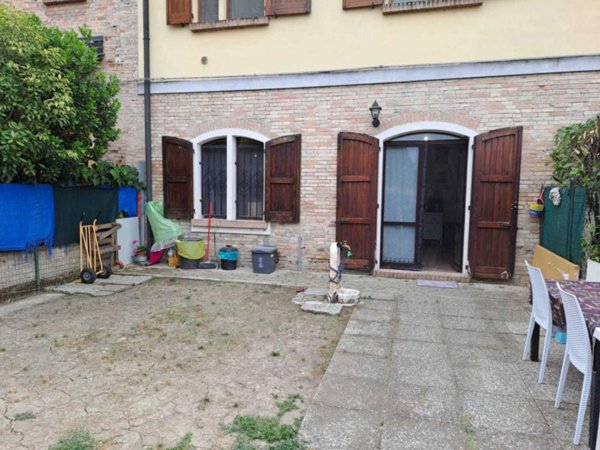 appartamento in vendita a Torrile in zona Rivarolo