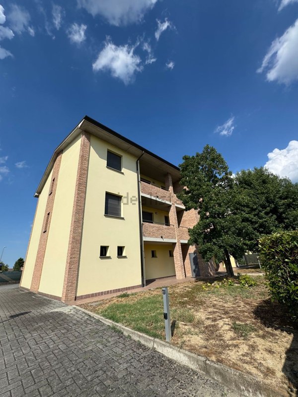 appartamento in vendita a Torrile in zona Rivarolo
