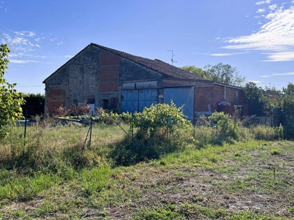 casa indipendente in vendita a Torrile in zona Rivarolo