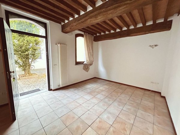 appartamento in vendita a Torrile in zona Rivarolo