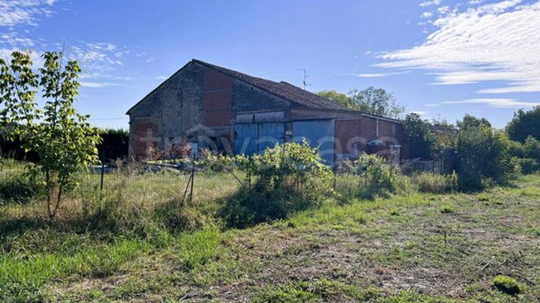 casa indipendente in vendita a Torrile in zona Rivarolo