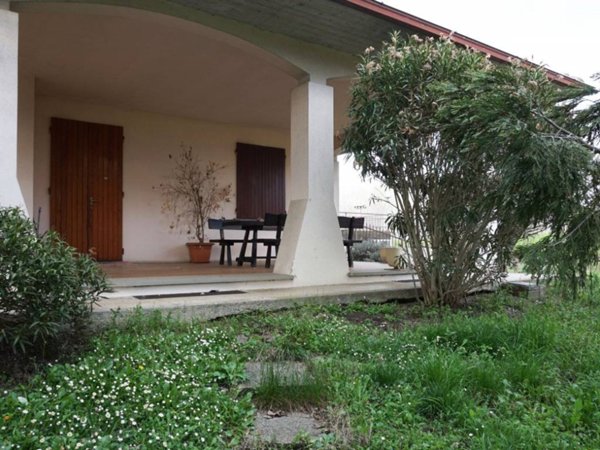 casa indipendente in vendita a Torrile in zona Rivarolo