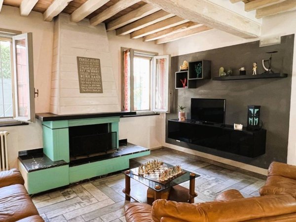 casa indipendente in vendita a Torrile in zona Rivarolo