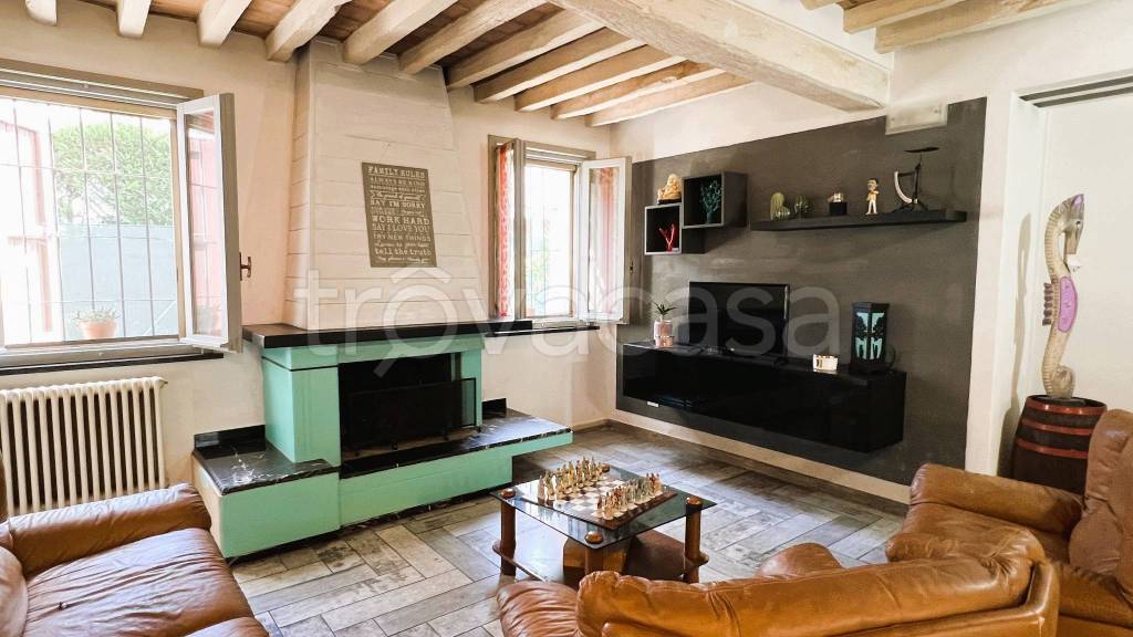 casa indipendente in vendita a Torrile in zona Rivarolo