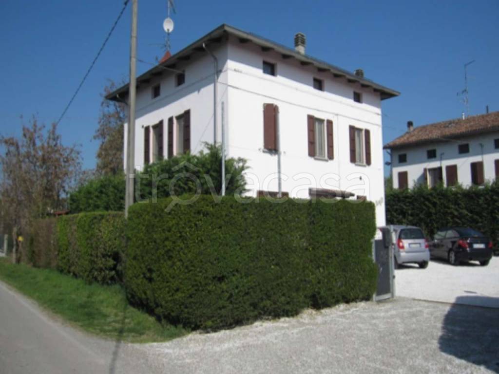 ufficio in vendita a Torrile in zona Rivarolo