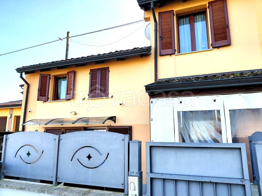 casa indipendente in vendita a Torrile in zona Sant'Andrea