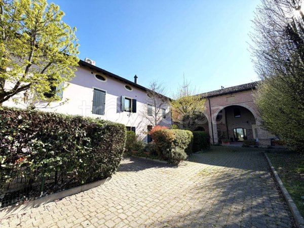 casa indipendente in vendita a Torrile in zona Rivarolo